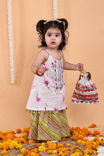 Load image into Gallery viewer, Gulnaar Lotus Garara Set with Potli