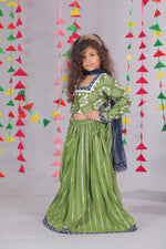 Load image into Gallery viewer, Girls Green Bandhani Print Lehanga Choli Set - CuddlesClothing