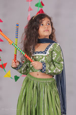 Load image into Gallery viewer, Girls Green Bandhani Print Lehanga Choli Set - CuddlesClothing