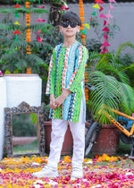 Load image into Gallery viewer, Boys' Green Printed Kurta with Side Panel Stitch Line - CuddlesClothing