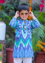 Load image into Gallery viewer, Boys Blue Ikkat Print Cotton Kurta with White Pajama - CuddlesClothing