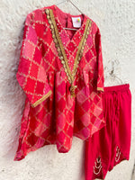 Load image into Gallery viewer, Gulbahar Banarasi Kurta Pant Set with Potli