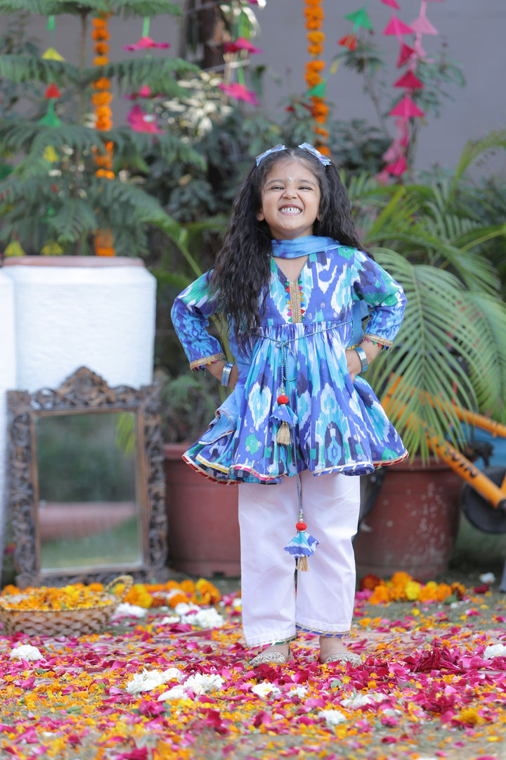 Girls Blue Ikkat Print Cotton Kurta Set - CuddlesClothing