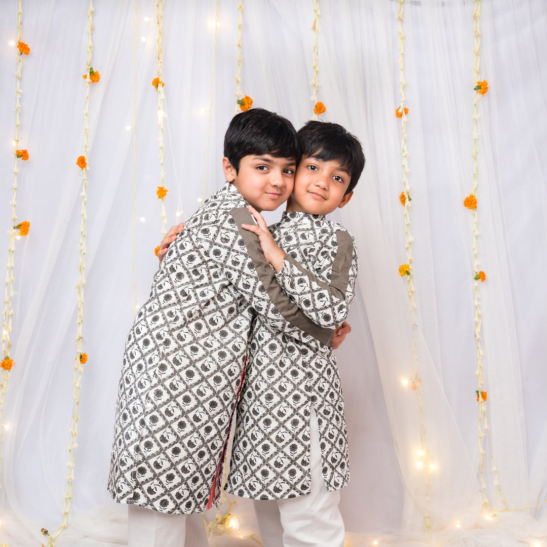 Boys Front-Open Chikankari Kurta with Pink Lehriya Accent - CuddlesClothing
