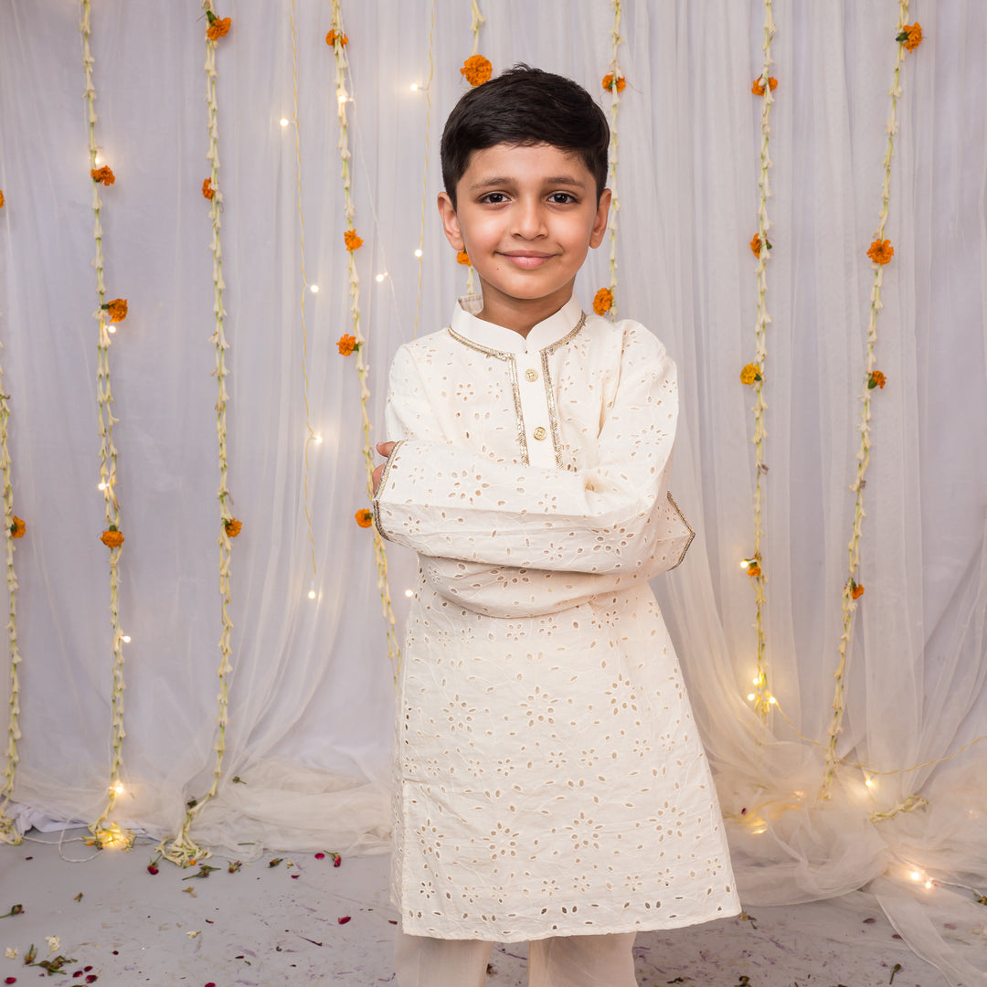 Boys Off-White Cutwork Embroidery Kurta Pajama - CuddlesClothing