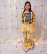 Load image into Gallery viewer, Yellow Floral Print Co-ord Set for Girls - CuddlesClothing