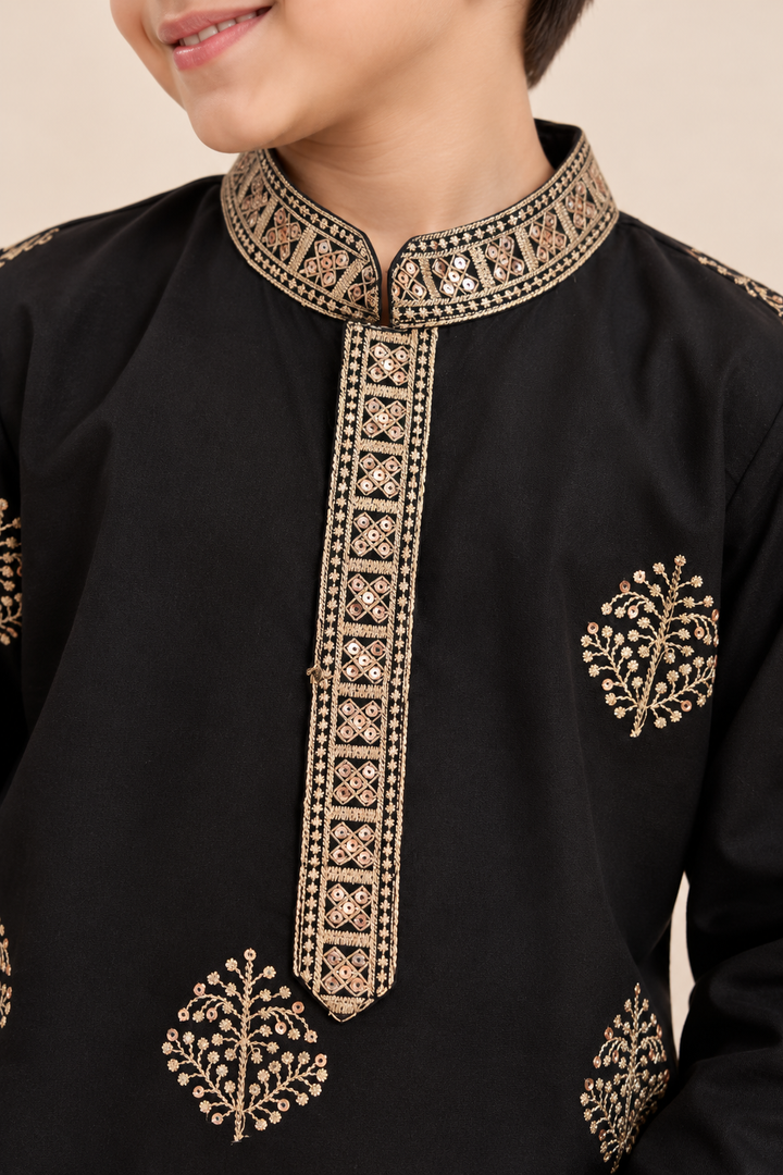 Siyah Zari Silk Kurta Set