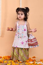 Load image into Gallery viewer, Gulnaar Lotus Garara Set with Potli