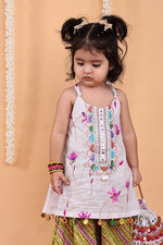 Load image into Gallery viewer, Gulnaar Lotus Garara Set with Potli