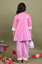 Load image into Gallery viewer, Gulnoor Dual-Tone Mul Chanderi Kurta Set with Potli