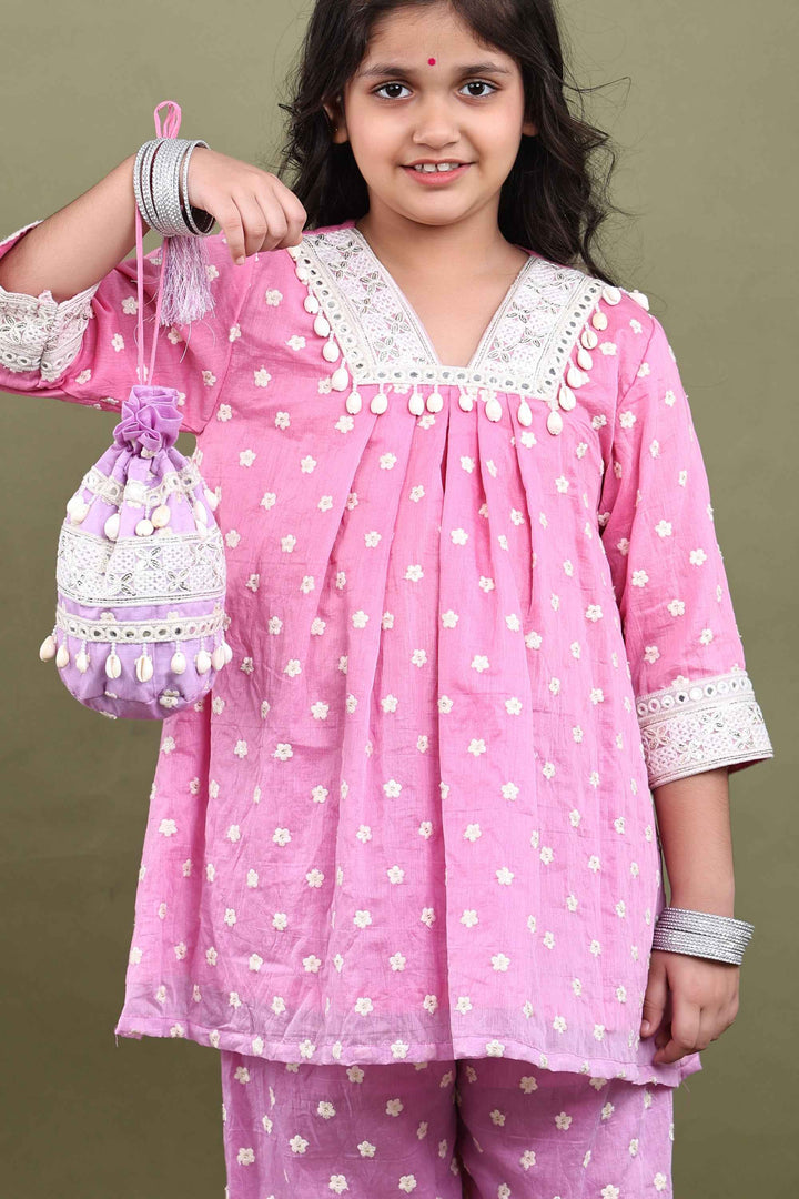 Gulnoor Dual-Tone Mul Chanderi Kurta Set with Potli