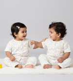 Load image into Gallery viewer, Unisex Star Print Cotton Muslin Nightsuit for Kids - CuddlesClothing