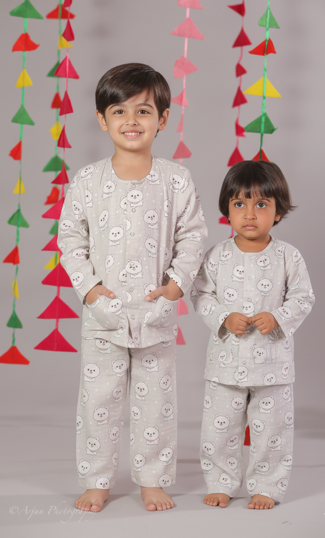 Kids Muslin Nightsuit with Cat Print - CuddlesClothing