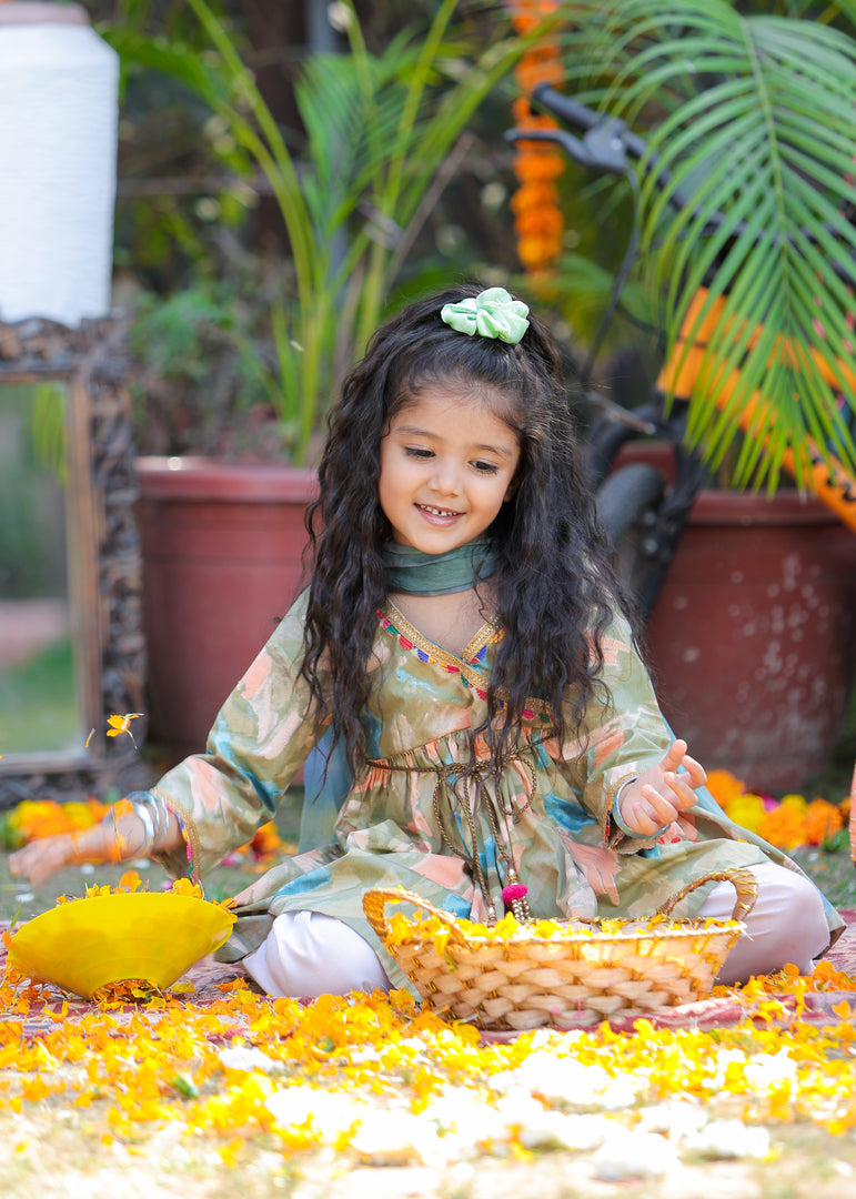 Girls Green Holi Suit with Paint Splash Embroidery - CuddlesClothing