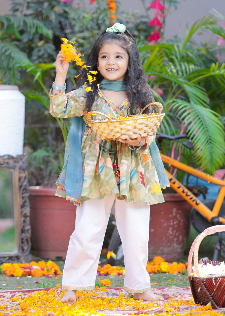 Girls Green Holi Suit with Paint Splash Embroidery - CuddlesClothing