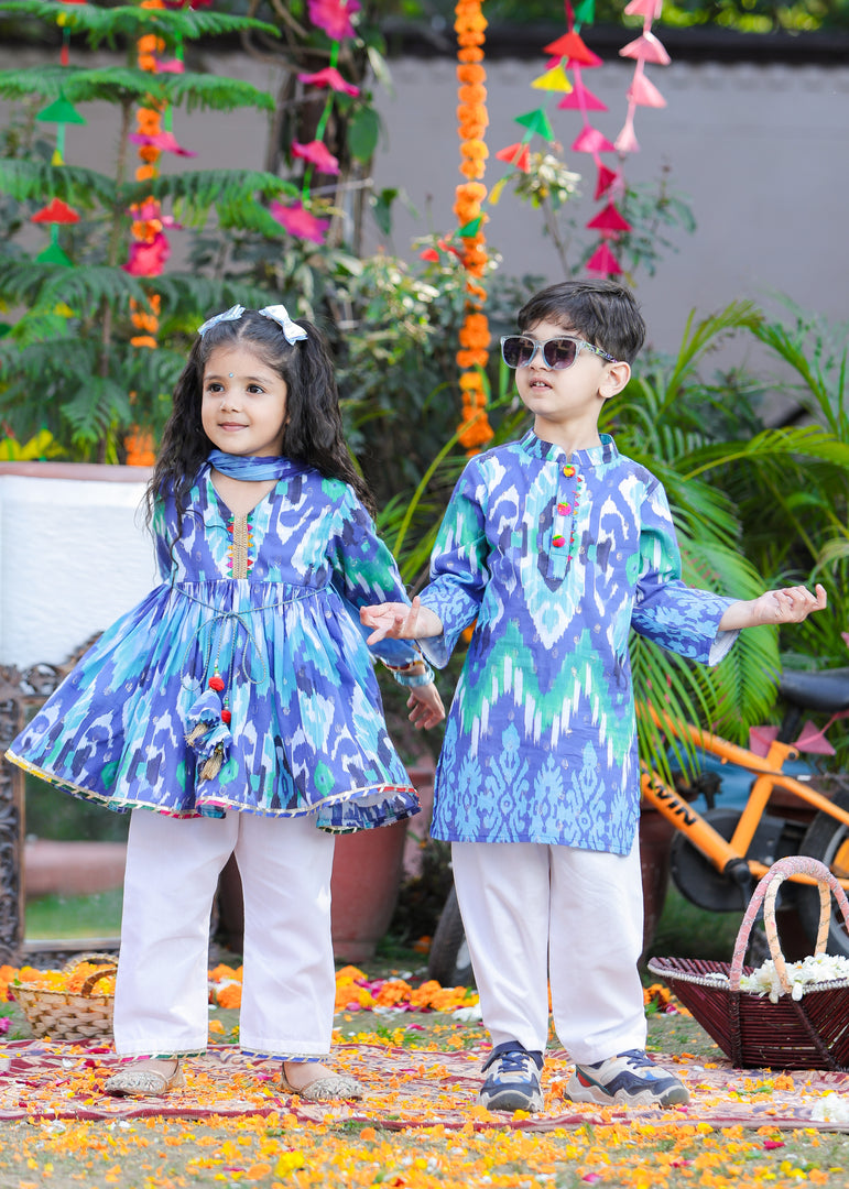 Boys Blue Ikkat Print Cotton Kurta with White Pajama - CuddlesClothing