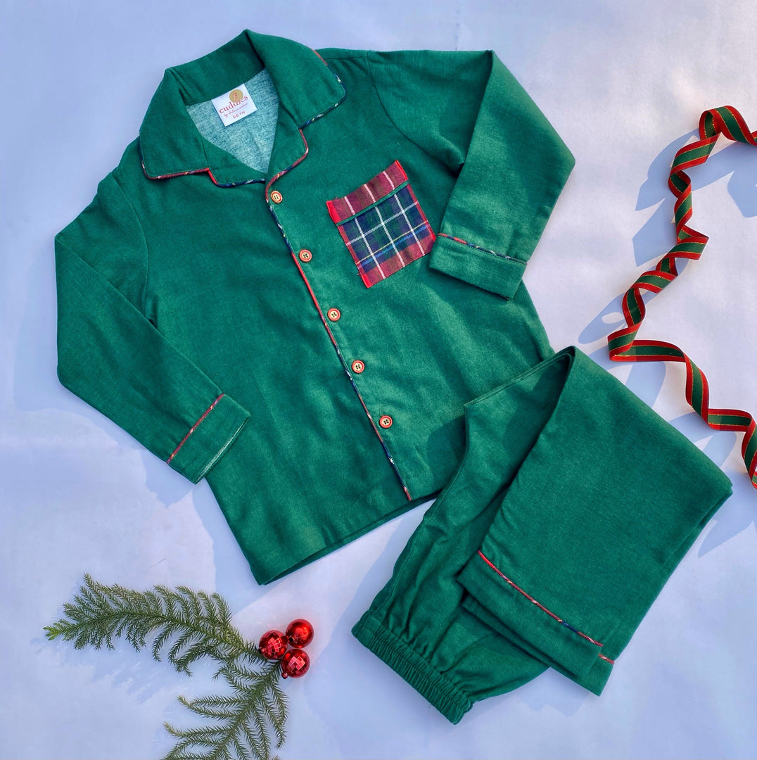 Boys Green Flannel Nightsuit with Plaid Pocket - CuddlesClothing
