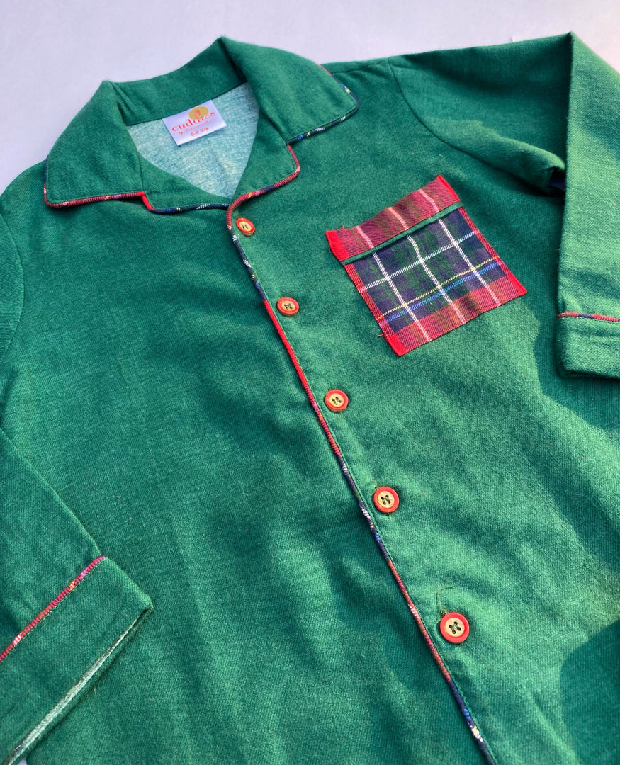 Boys Green Flannel Nightsuit with Plaid Pocket - CuddlesClothing