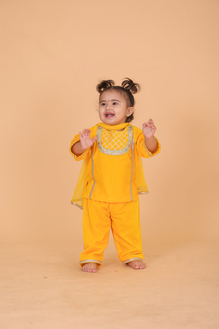 Girls Yellow Velvet Suit Set - CuddlesClothing