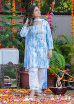 Load image into Gallery viewer, Women's Blue Tie-Dye Kurta Set with Mirror Work - CuddlesClothing