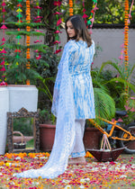 Load image into Gallery viewer, Women's Blue Tie-Dye Kurta Set with Mirror Work - CuddlesClothing