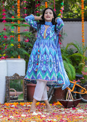 Women's Blue Ikkat Print Cotton Kurta Set - CuddlesClothing