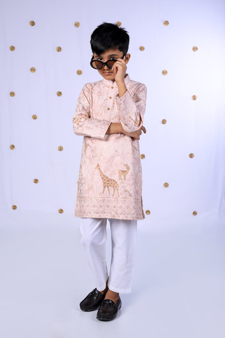 Boys' Blush Pink Kurta with Giraffe Embroidery and White Pajamas - CuddlesClothing