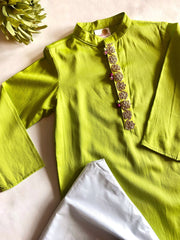 Boys Lime Green Cotton Kurta & White Pajama Set - CuddlesClothing