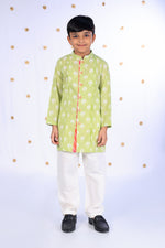 Load image into Gallery viewer, Boys' Green Printed Kurta with White Pajamas - CuddlesClothing