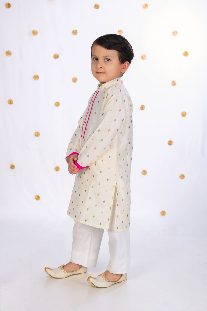 Yuvraj Baadal – Ivory Cotton Silk Kurta Pajama Set - CuddlesClothing